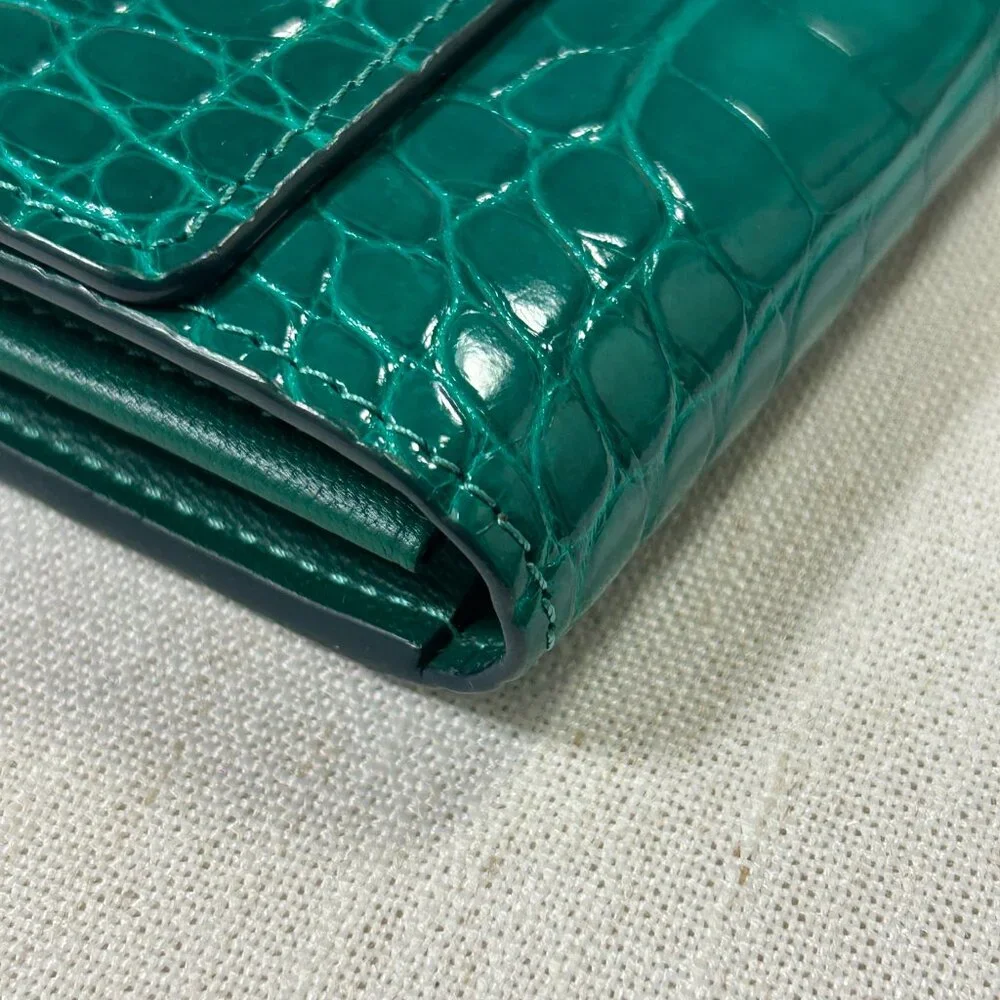 LV Green Crocodile Capucines Long Wallet. Louis Vuitton. NWT. Comes w/dust bag!